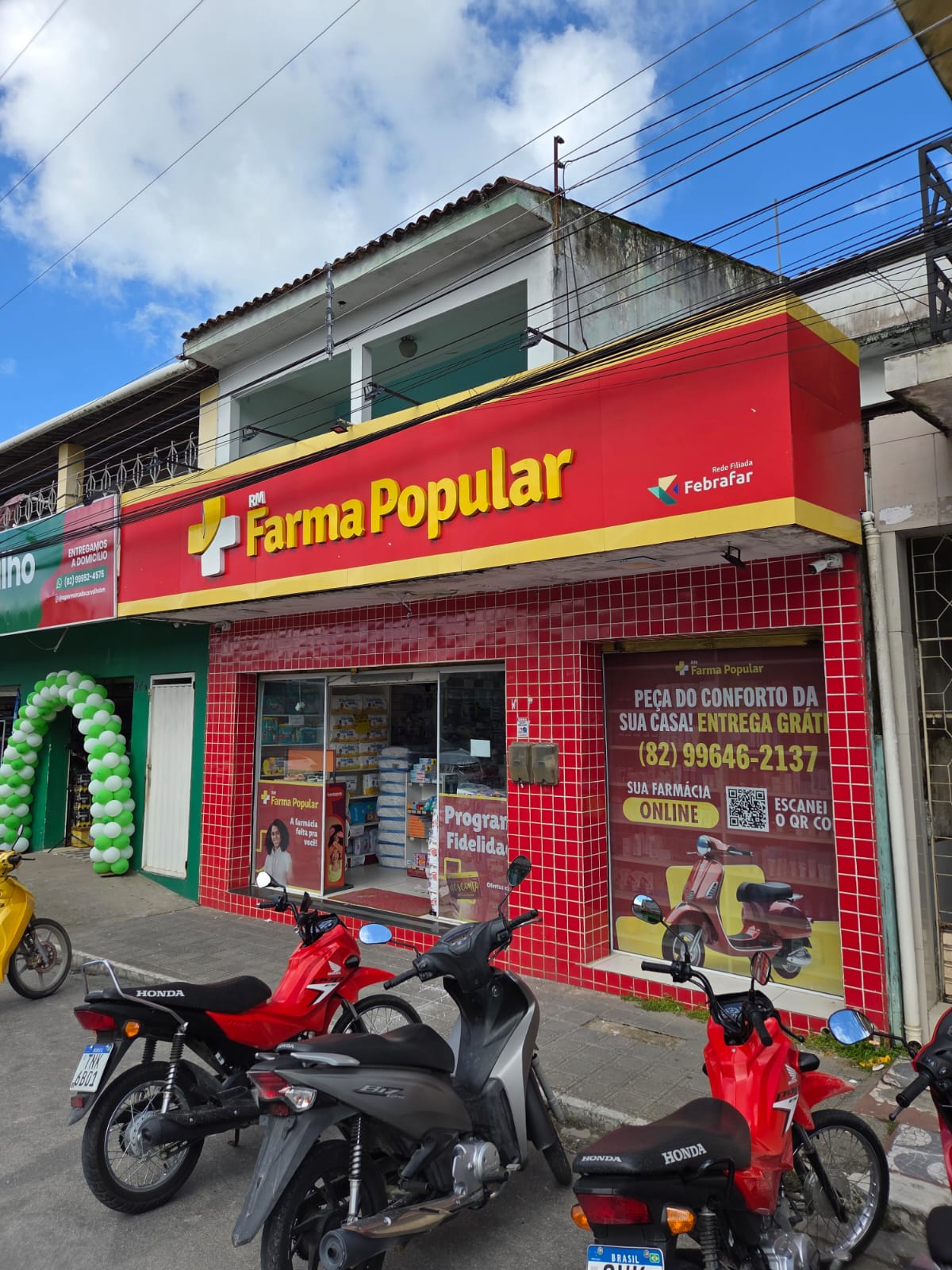 Fachada Ângulo Aberto